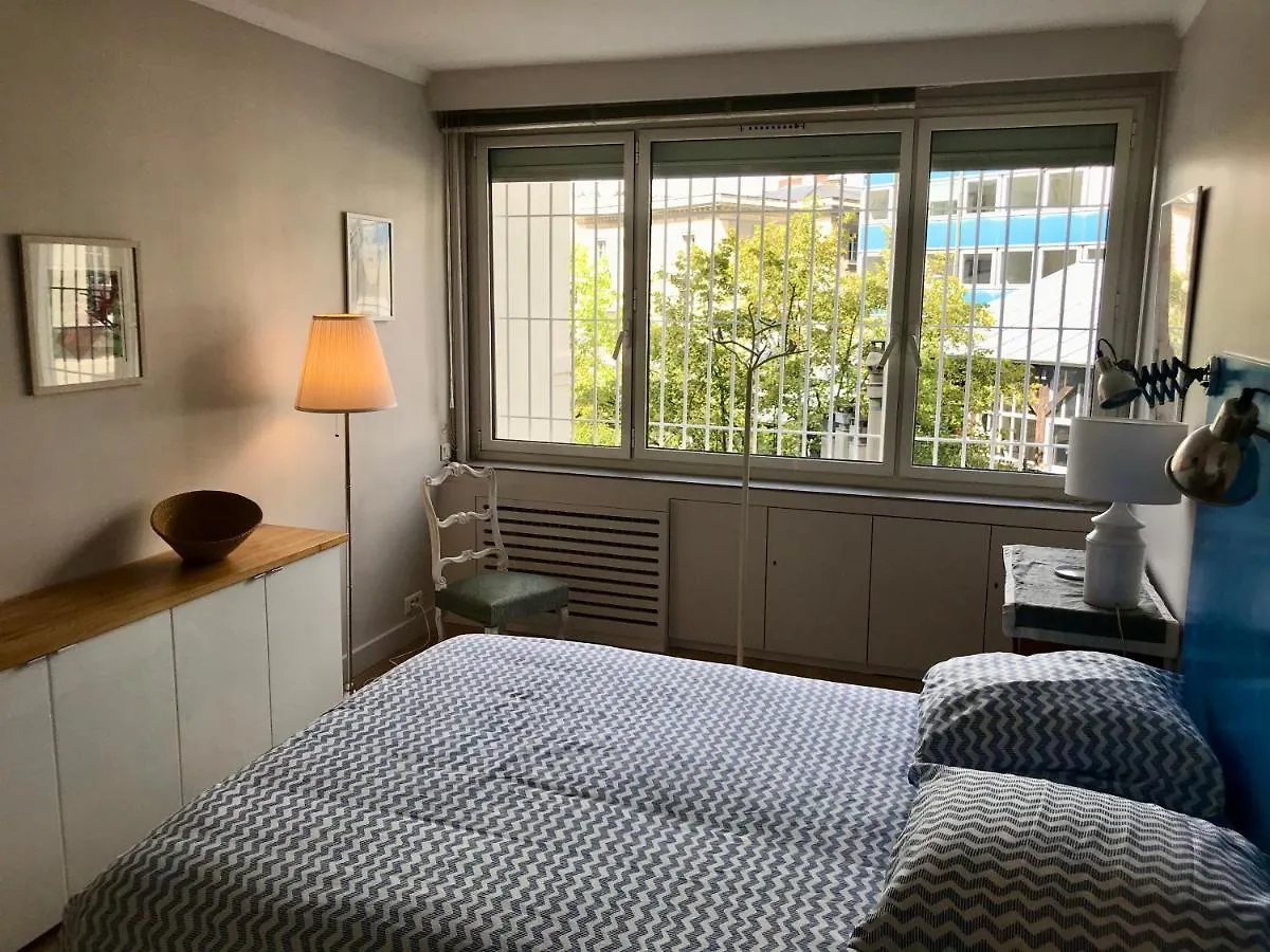 Standing-Montparnasse Apartment Paris